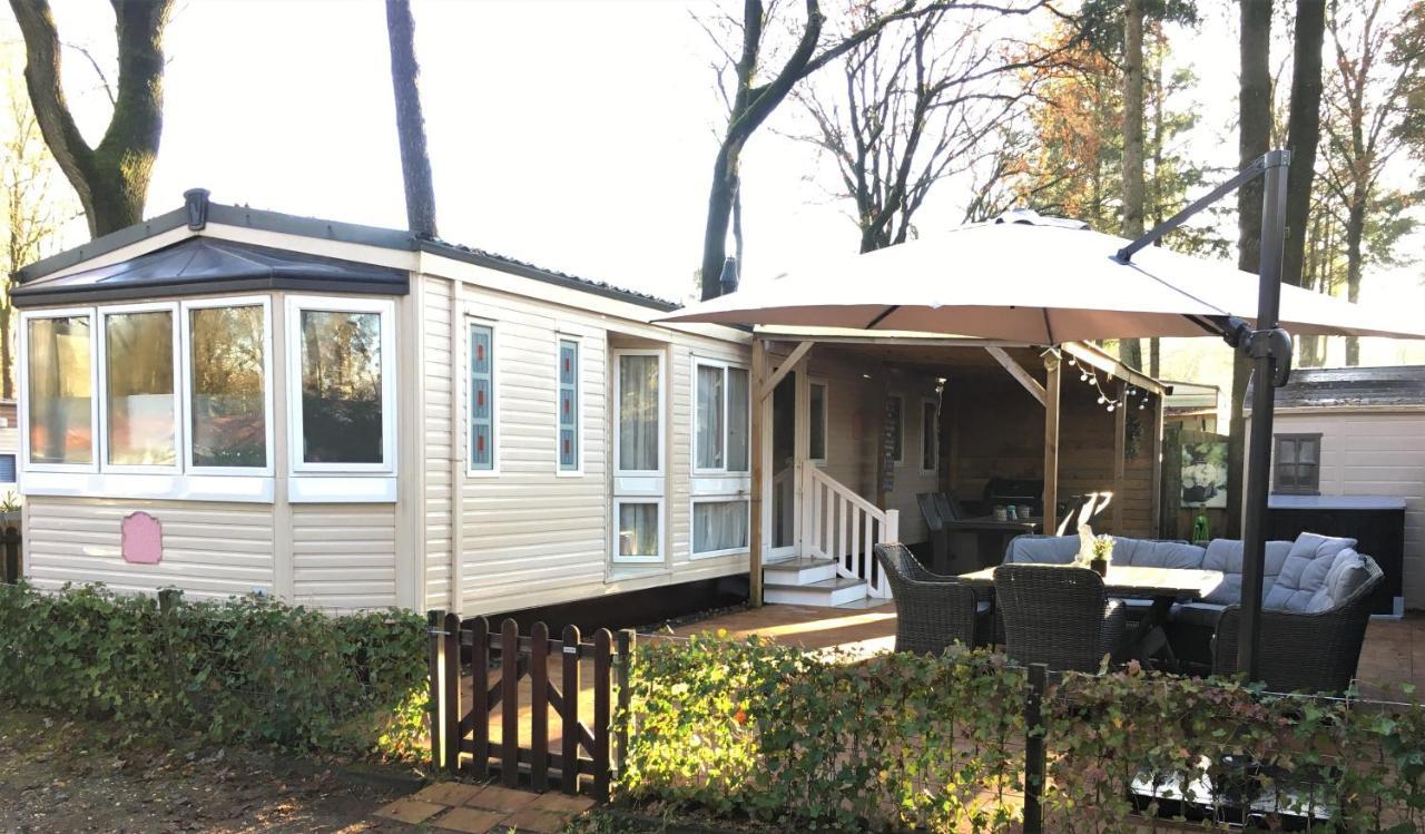 Prachtige Luxe Chalet Op De Veluwe Nabij Hoenderloo Εξωτερικό φωτογραφία