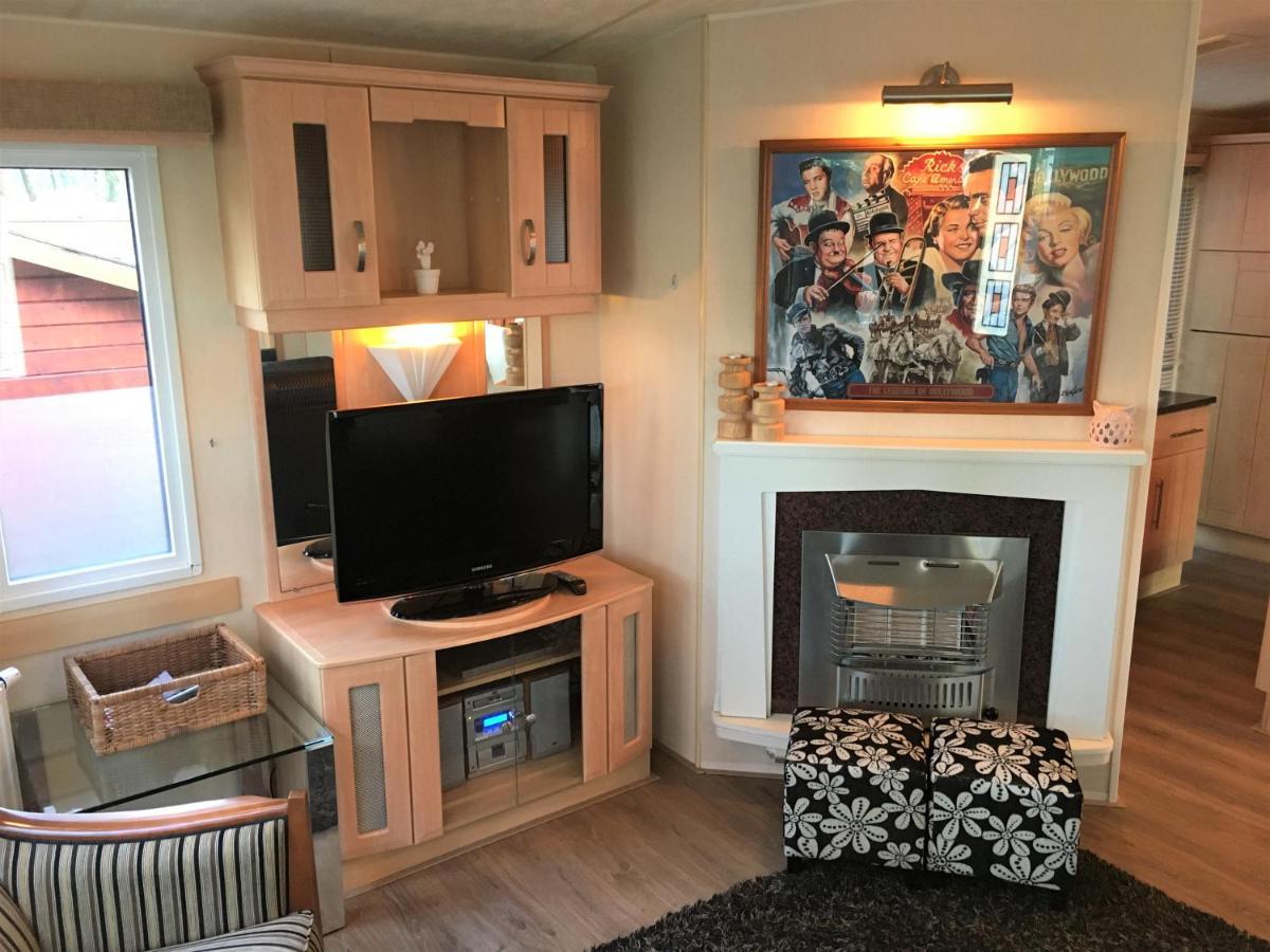 Prachtige Luxe Chalet Op De Veluwe Nabij Hoenderloo Εξωτερικό φωτογραφία