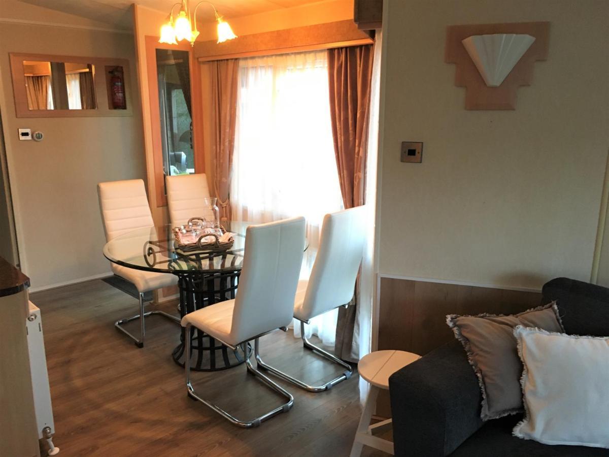 Prachtige Luxe Chalet Op De Veluwe Nabij Hoenderloo Εξωτερικό φωτογραφία